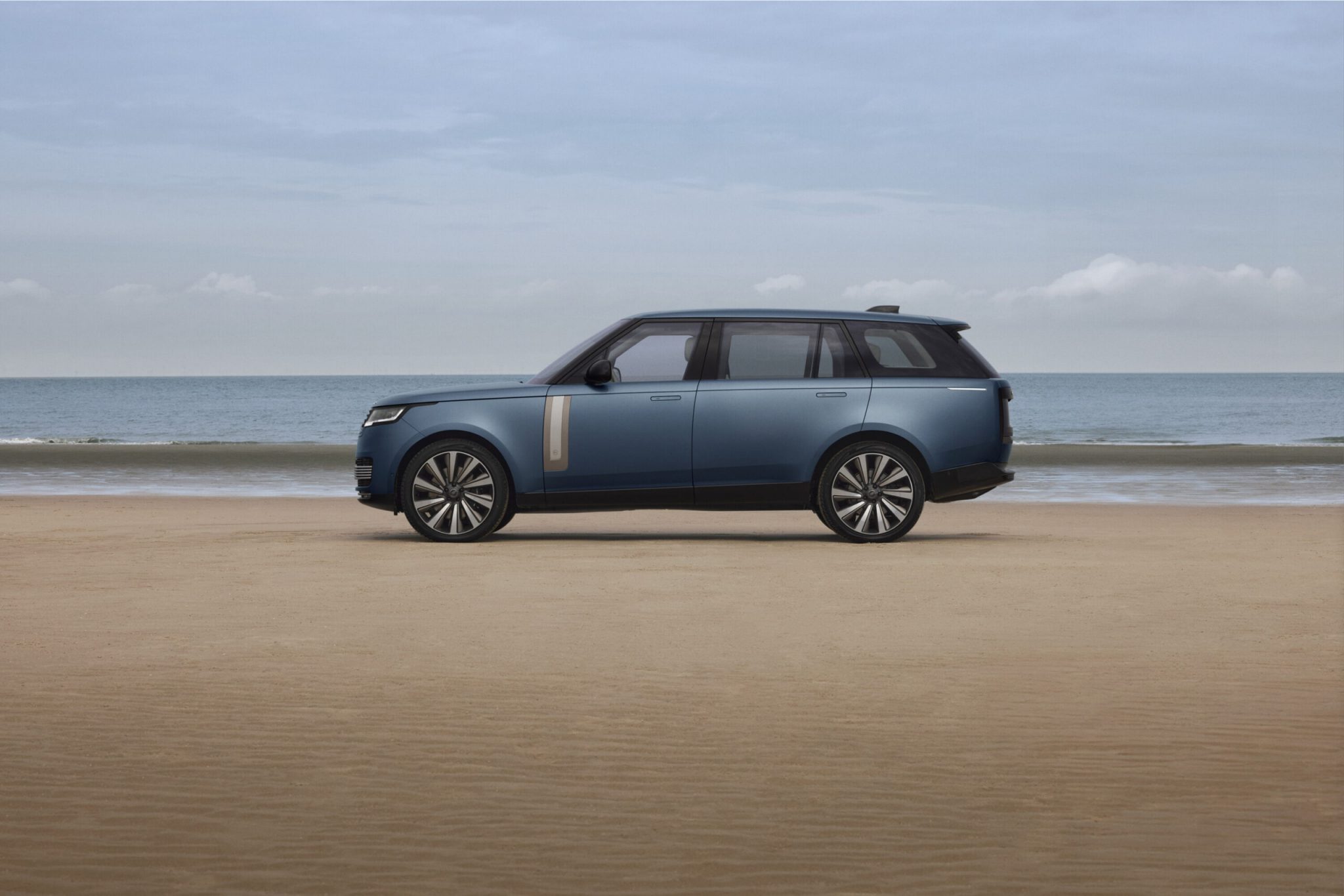 New Range Rover SV Bespoke Mer du Nord: Only 5 Units Available in Belgium and Luxembourg