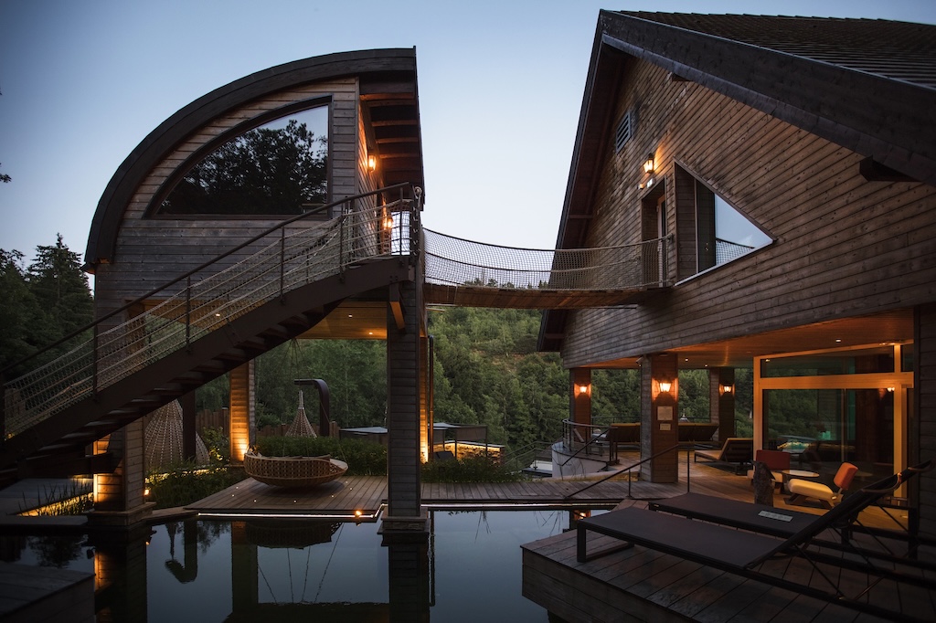 Whispers of Wood and Warmth: Autumn Reawakening at La Cheneaudière