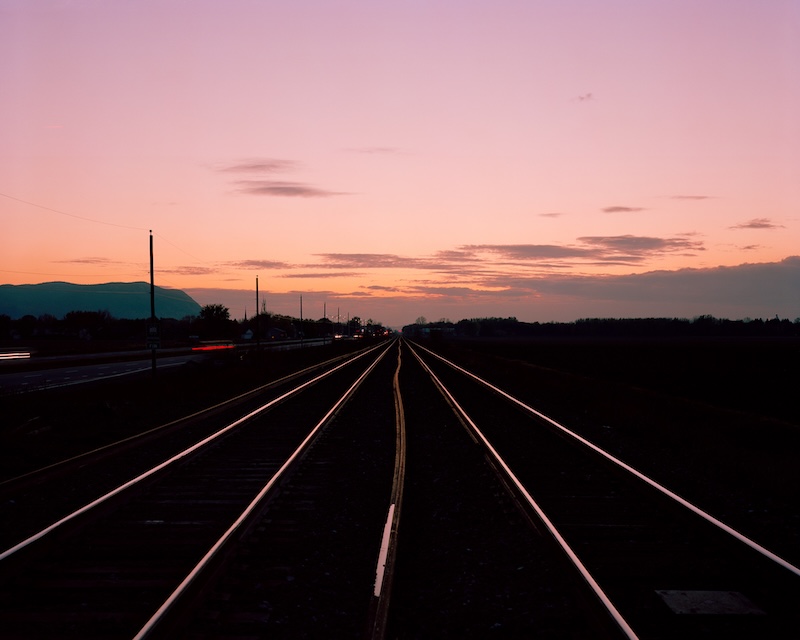 Earth Not a Globe: When Images Decide What We Believ