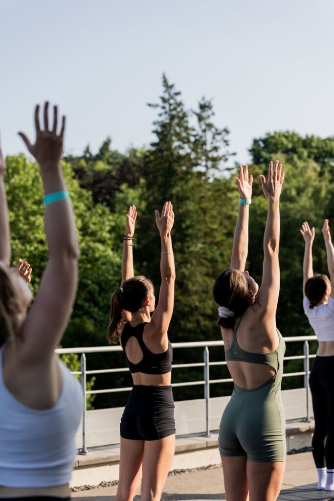 David Lloyd Sterrebeek, Sunset Yoga, Yoga Belgium, Wellbeing, Outdoor Yoga, Mindfulness, Fitness Club, Mental Health, Wellness Event, Summer Activities, SPIRIT Yoga, Pilates, Meditation, Healthy Lifestyle, Brussels Fitness