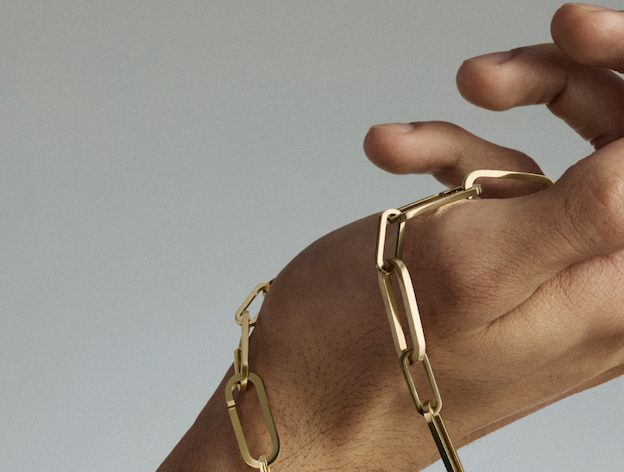 Dinh Van Maillon Perle Collection: When a Design Icon Starts to Move